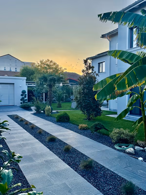 Apartament Eden Suites cu living modern și luminos